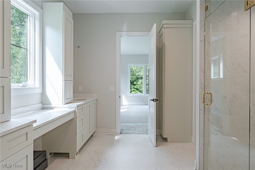 This brand-new Kingdom Home Builders custom residence, currently - photo 11