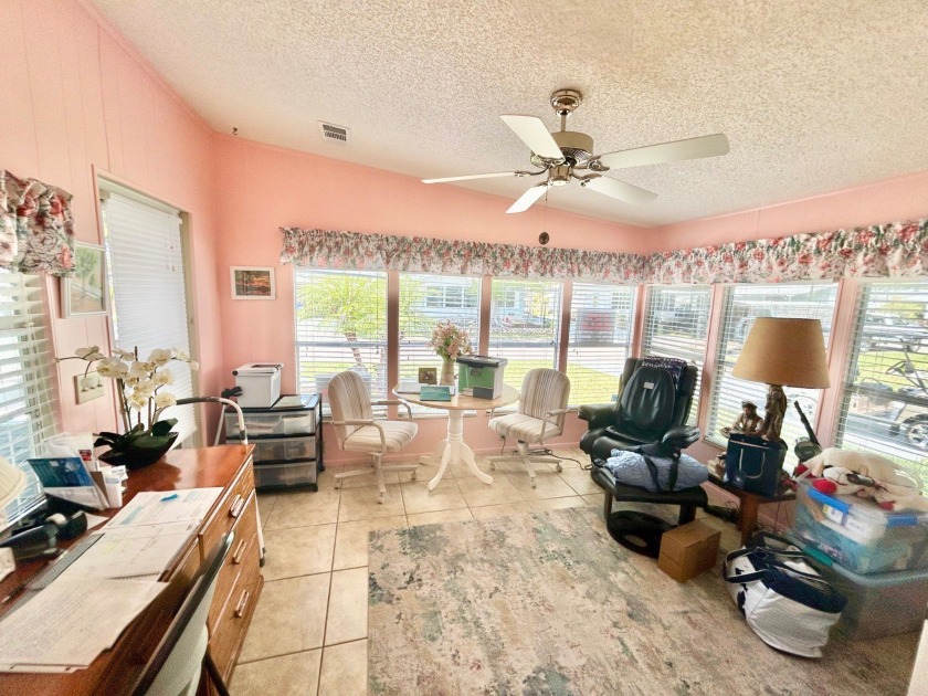 Beautiful home in Reflections on Silver Lake in Avon Park - photo 8
