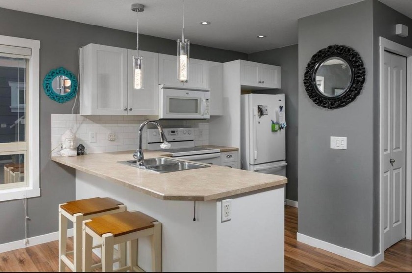 INVESTORS ! ! FIRST TIME HOME BUYERS !!!!Welcome to La Casa - photo 5