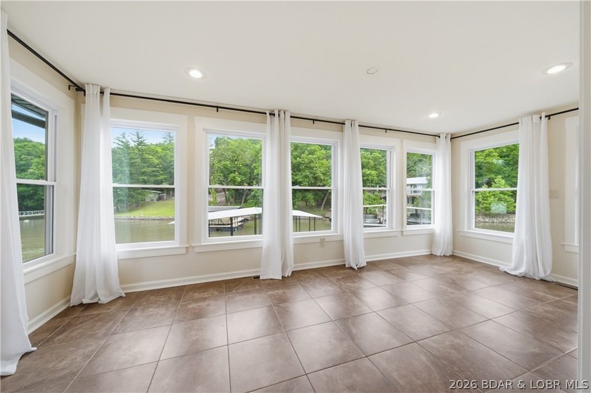 Tucked away in a peaceful cove in Sunrise Beach, this - photo 21