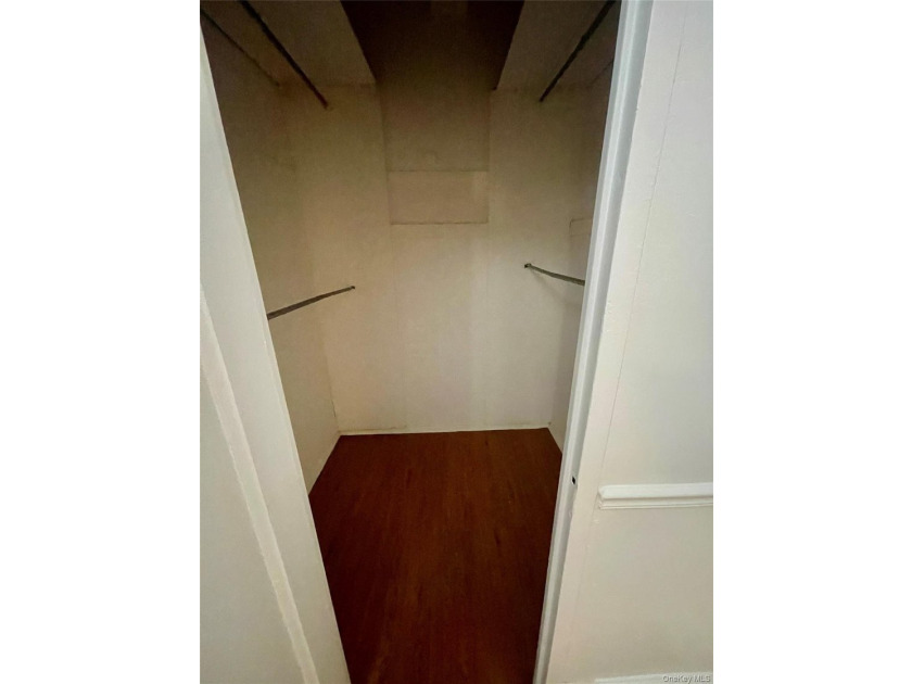 Welcome to this charming and well-maintained 1-bedroom, 1-bath - photo 22