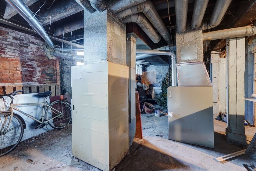 Great investment opportunity for shrewd investors or possible - photo 32
