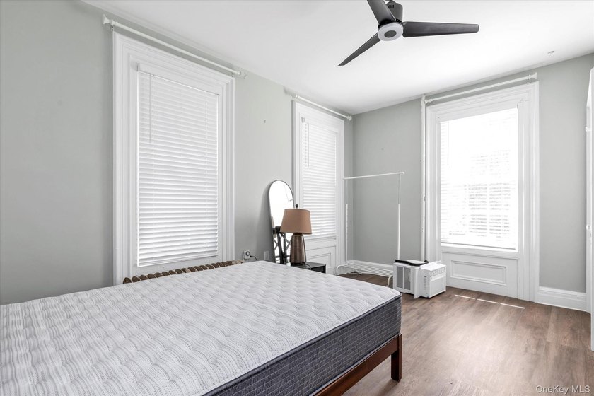 Vacant and Motivated Seller! Totally Renovated From Top to - photo 20