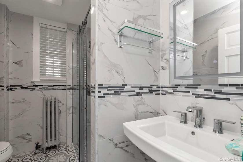 Vacant and Motivated Seller! Totally Renovated From Top to - photo 21