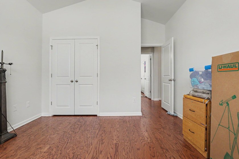 Welcome to this beautifully maintained three-bedroom, two-bath - photo 22