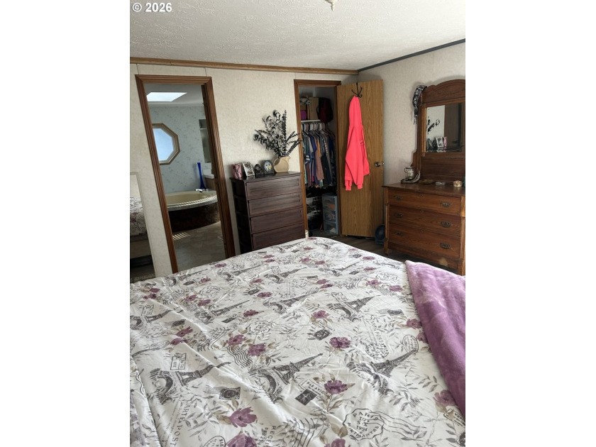 This beautiful doublewide manufactured home in a quiet family - photo 25