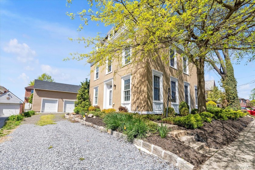 Vacant and Motivated Seller! Totally Renovated From Top to - photo 27