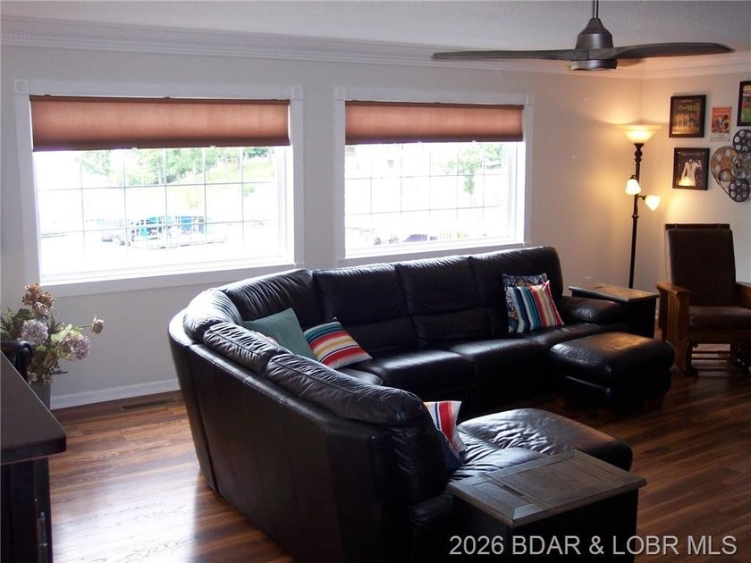 NEW PRICE- Seller has found their new forever home so new buyer - photo 29