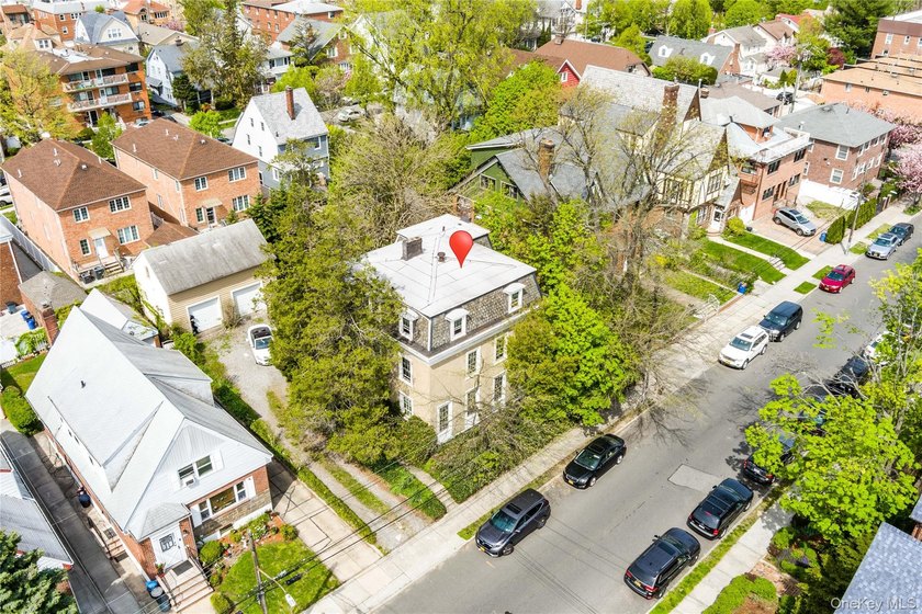 Vacant and Motivated Seller! Totally Renovated From Top to - photo 31