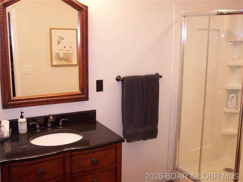 NEW PRICE- Seller has found their new forever home so new buyer - photo 37