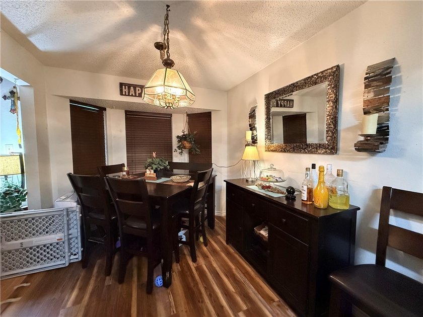 3-bedroom, 2-bath home with a 2-car garage and cozy fireplace - photo 4