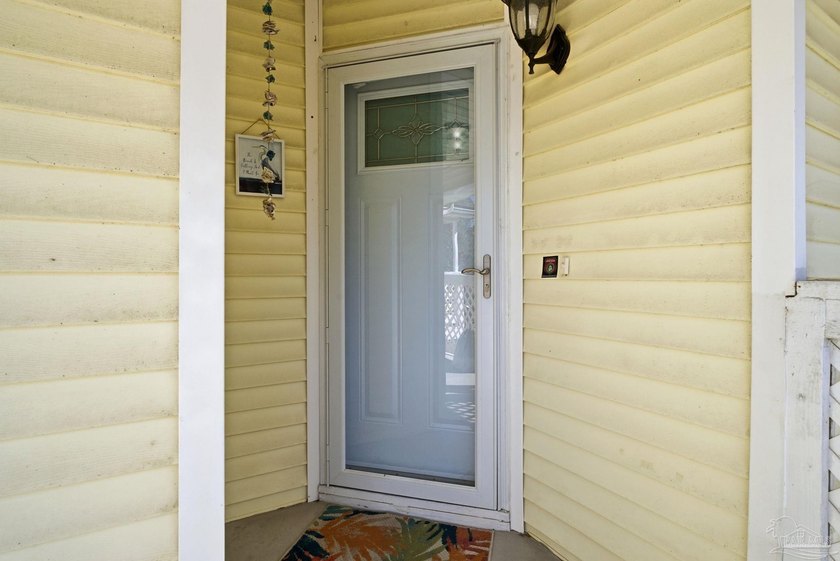 One of the BEST KEPT condos you'll find in Pensacola! Pristine!! - photo 3