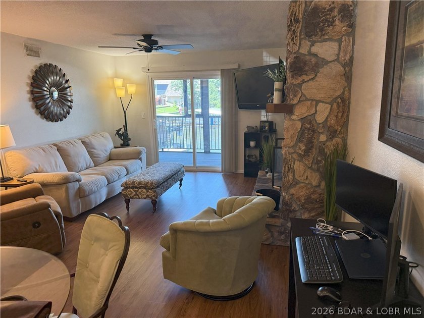 This is a really nice highly desired WALK IN unit with LVP - photo 17