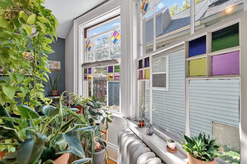 Perfect house in a prime location!! Welcome home to this - photo 27
