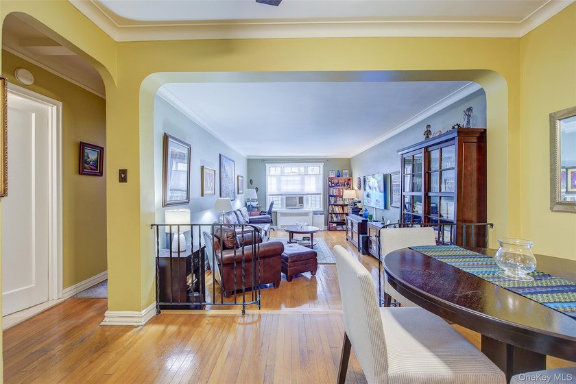 WELCOME TO FOREST HILLS SOUTH, high first floor, sunny &amp; - photo 9