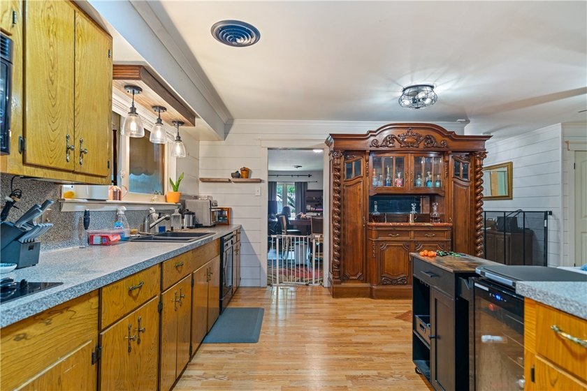 Positioned on a charming corner lot in the established East - photo 7