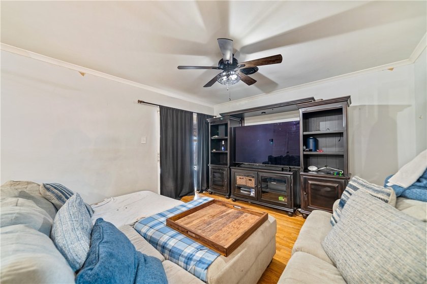 Positioned on a charming corner lot in the established East - photo 8