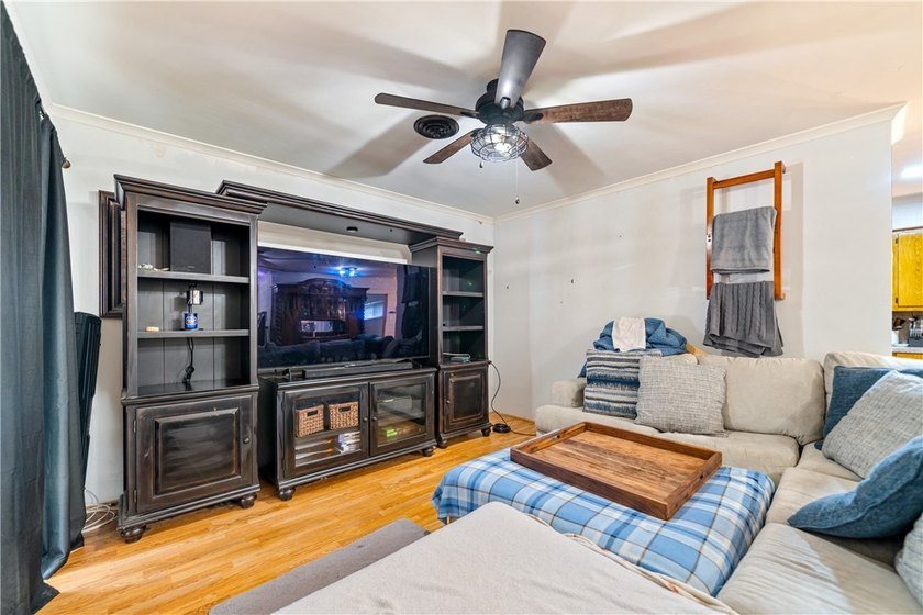 Positioned on a charming corner lot in the established East - photo 9