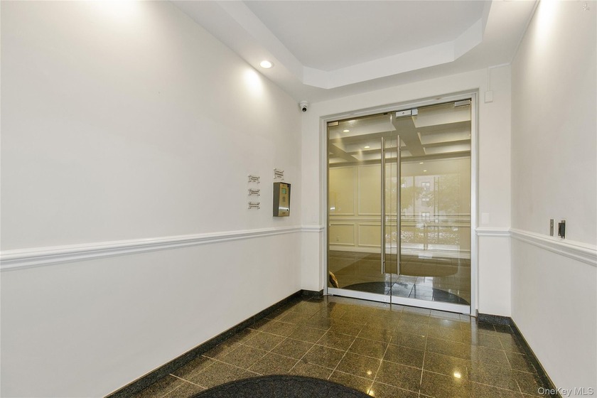 Elegant Studio Living at Canterbury Gardens, Located in the - photo 16