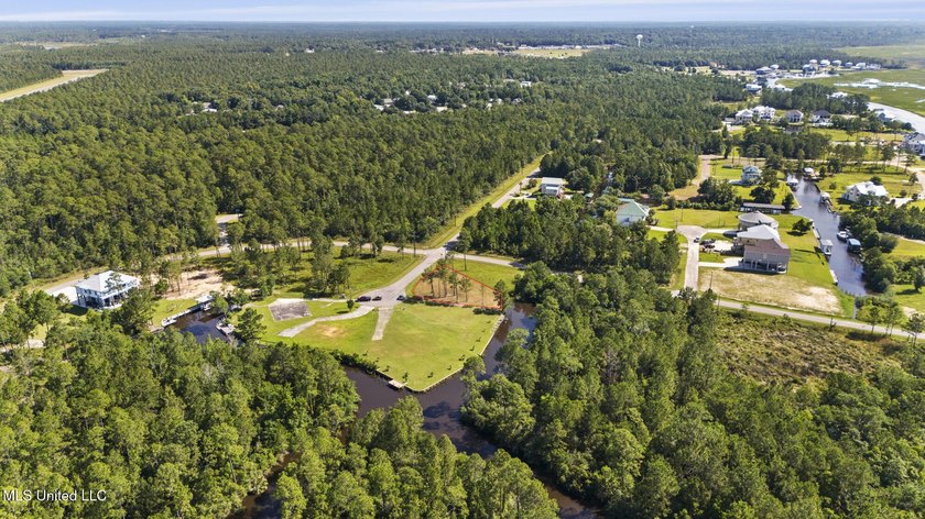 Beautiful waterfront lot with deep water access located just - photo 18