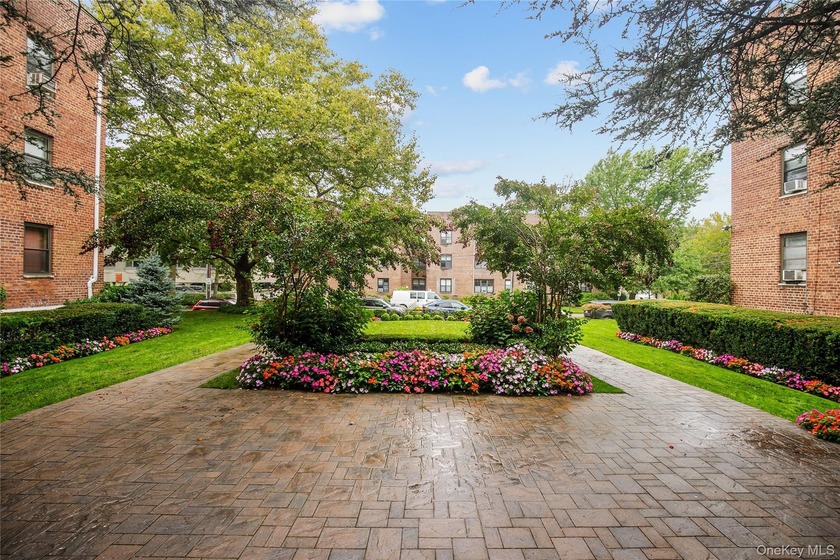Elegant Studio Living at Canterbury Gardens, Located in the - photo 19