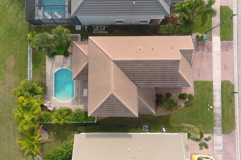 Welcome to this beautifully updated lakefront estate residence - photo 26