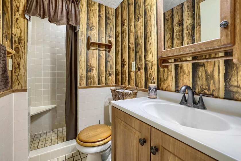 Welcome home to this beautifully maintained split-entry nestled - photo 26