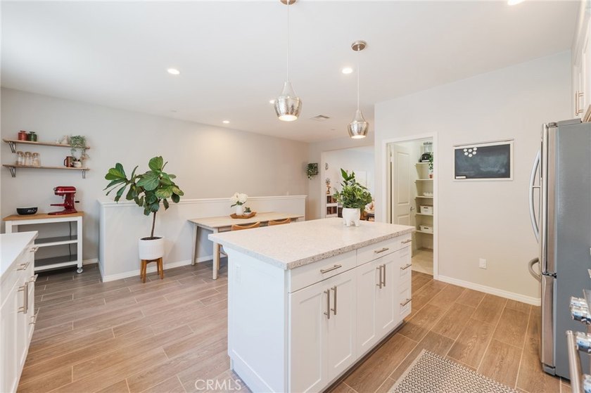 Welcome to Coastal Walk, one of Huntington Beach's newer - photo 18