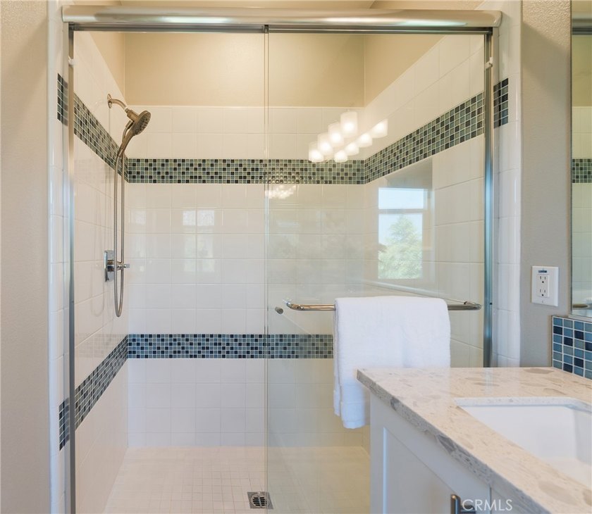 Welcome to Coastal Walk, one of Huntington Beach's newer - photo 25