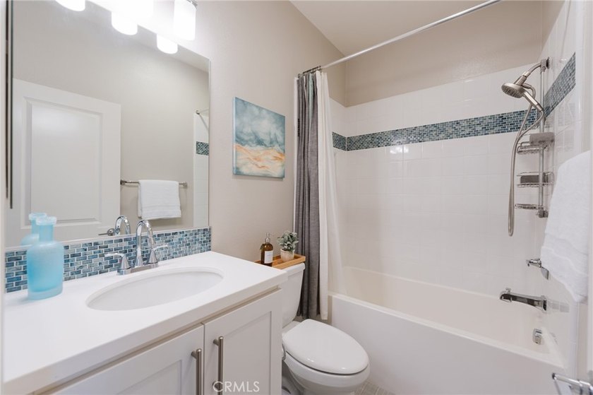 Welcome to Coastal Walk, one of Huntington Beach's newer - photo 27