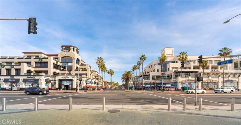 Welcome to Coastal Walk, one of Huntington Beach's newer - photo 32