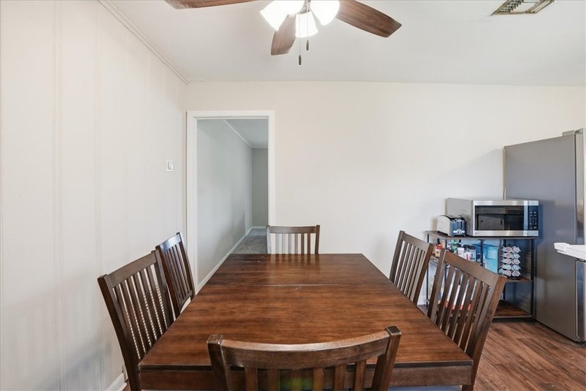 Welcome to this well-maintained 3-bedroom, 1.5-bath home in - photo 9