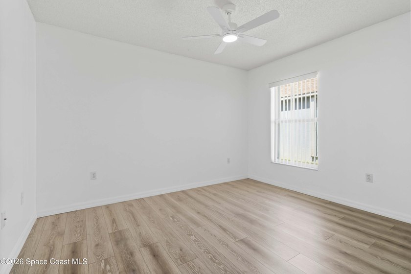 Welcome to your dream home! Remodeled and freshy painted - photo 13