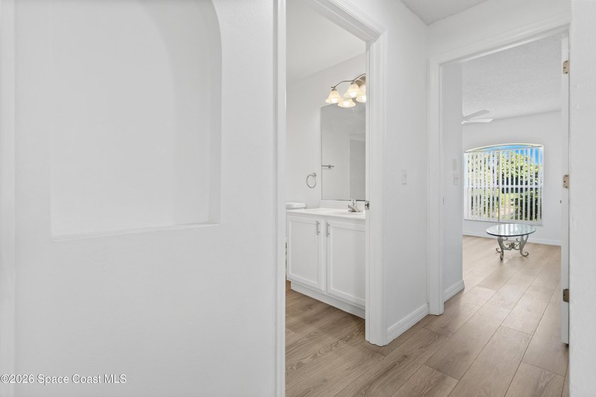 Welcome to your dream home! Remodeled and freshy painted - photo 15