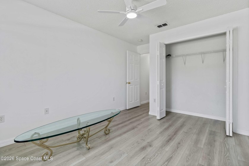 Welcome to your dream home! Remodeled and freshy painted - photo 19