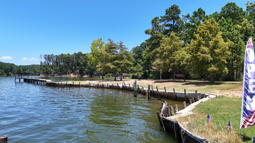 Located on the beautiful Toledo Bend, this established - photo 30