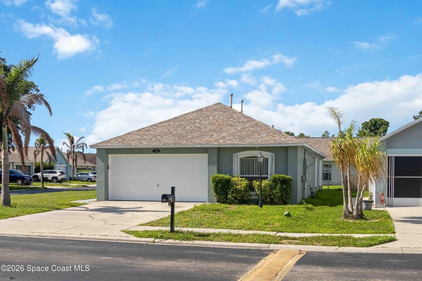 Welcome to your dream home! Remodeled and freshy painted - photo 30