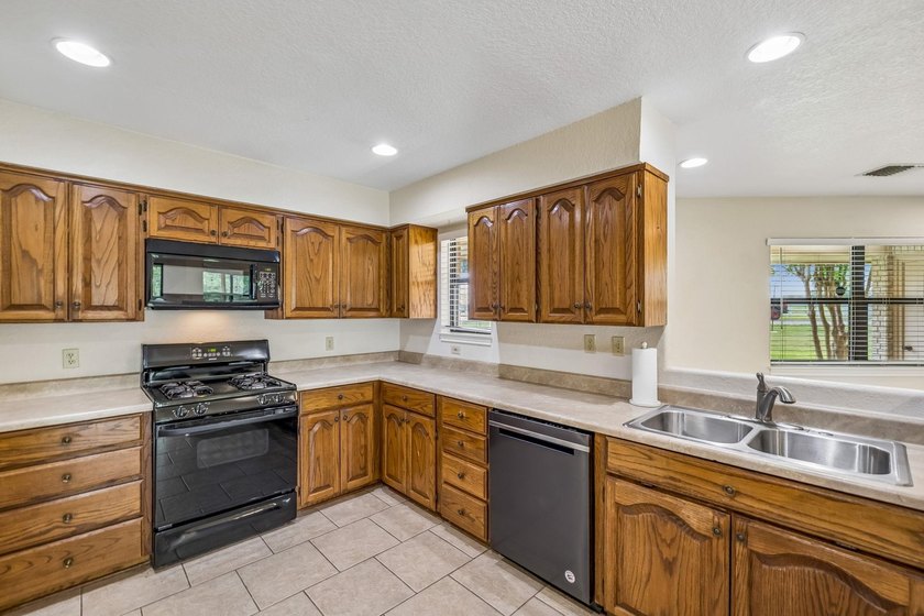 Enjoy elevated living on Lake Seguin with 108 feet of waterfront - photo 13