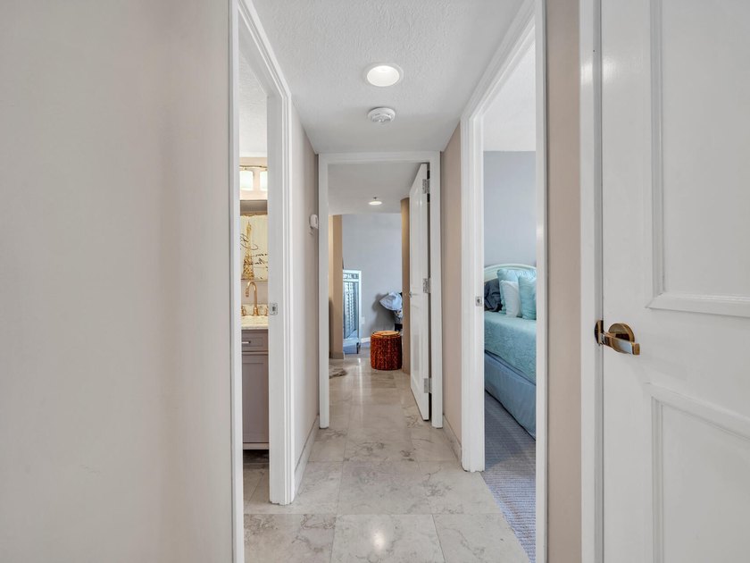 Great unit in sought after East Pass Towers Condominium. This - photo 14
