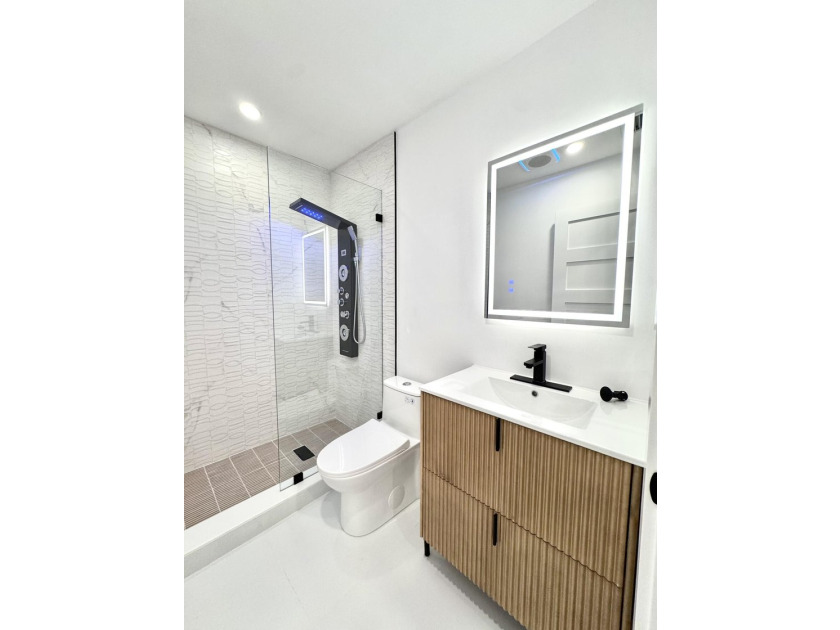 Move-in ready! Beautifully updated 2-bedroom, 2-bathroom CBS - photo 15