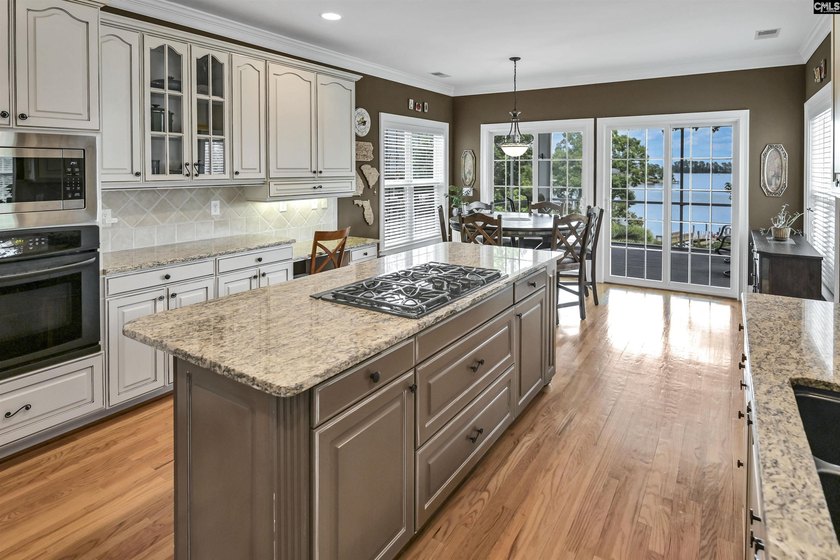 Welcome to Timberlake Estates. Start your day with coffee on the - photo 19