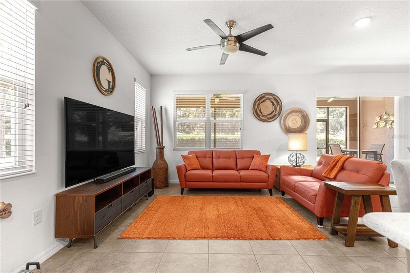 Under contract-accepting backup offers. Welcome to this popular - photo 21