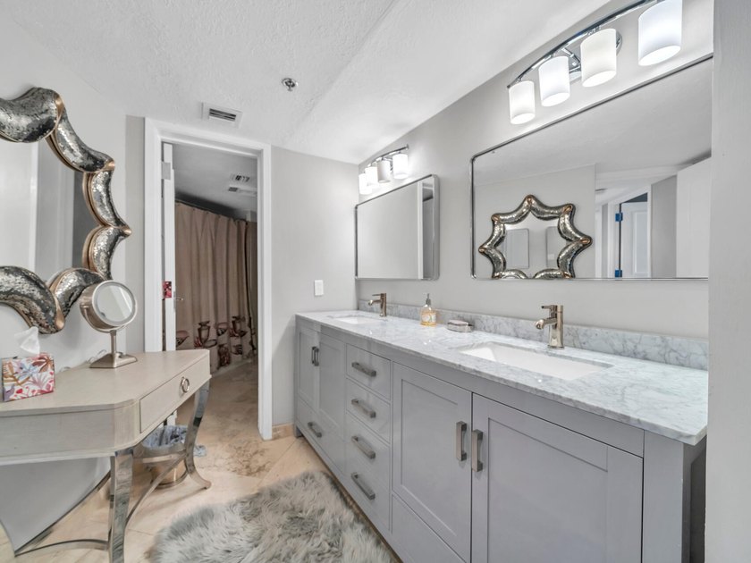 Great unit in sought after East Pass Towers Condominium. This - photo 22