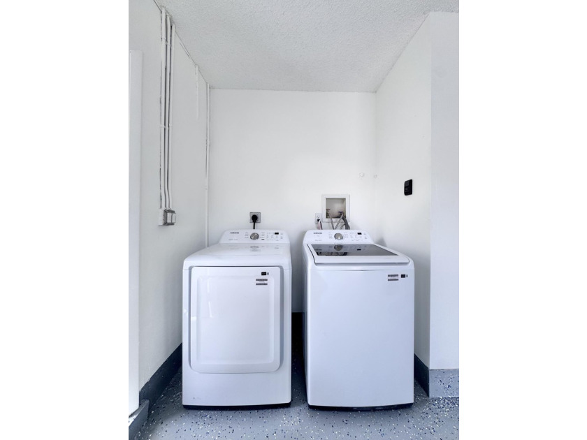Move-in ready! Beautifully updated 2-bedroom, 2-bathroom CBS - photo 22