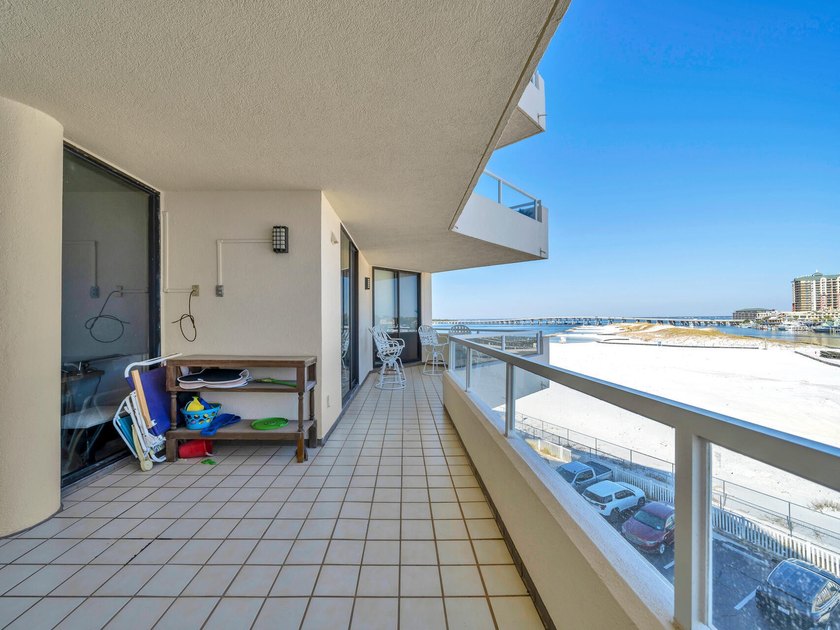 Great unit in sought after East Pass Towers Condominium. This - photo 25