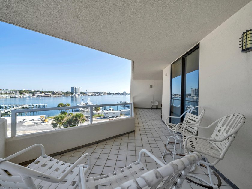 Great unit in sought after East Pass Towers Condominium. This - photo 27
