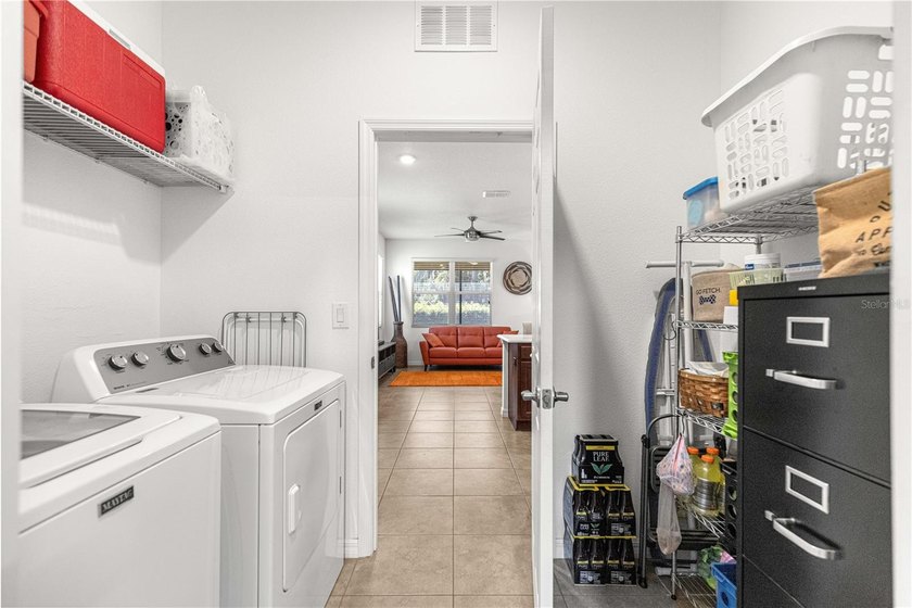 Under contract-accepting backup offers. Welcome to this popular - photo 41