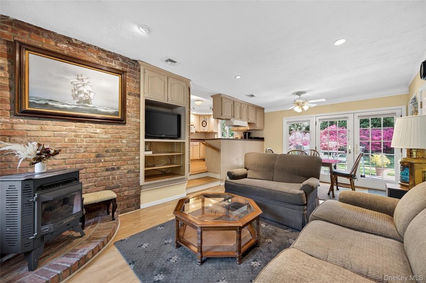 Welcome to 247 Buckram Road, a ranch nestled on 1/3 acre in - photo 15