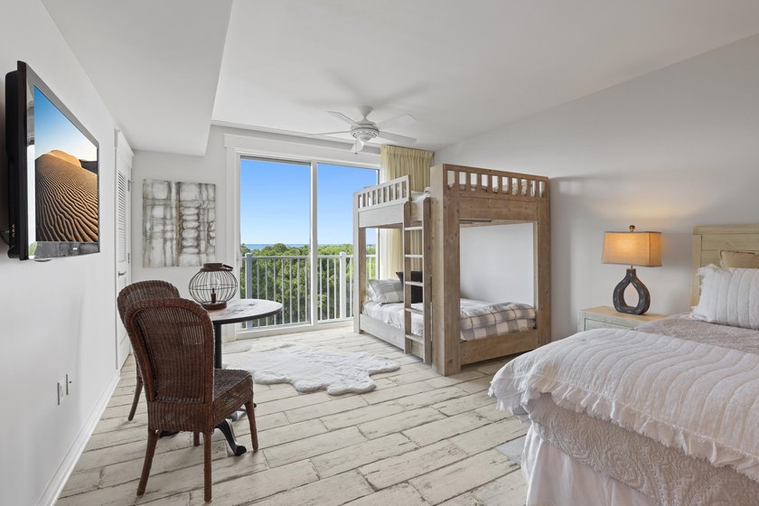 The buyer's condo did not close, so this contract fell through - photo 21