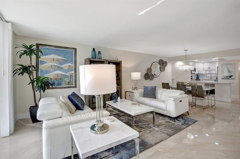 Beautiful Fully Upgraded Full Two Bedroom Condo In Popular Phase - photo 21